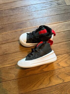 Converse Kids Black High-Top Sneakers with Red Heel Pull
